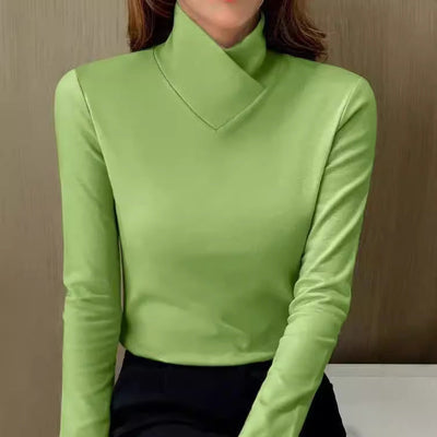Beverley | Elegant Turtleneck Fit